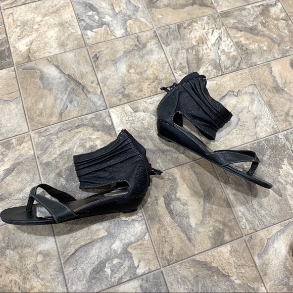 STEVE MADDEN Leather Sandals - Picture 5 of 14